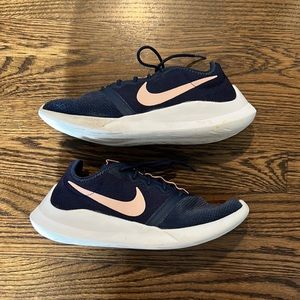Nike Navy Blue Viale Tech Racer Sneakers. Size 9 Medium